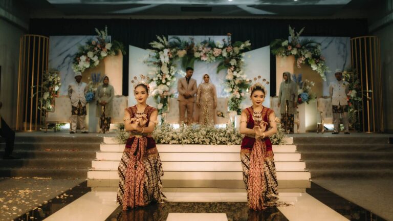 Ballroom-Pernikahan-Tasneem-Hotel-768x432