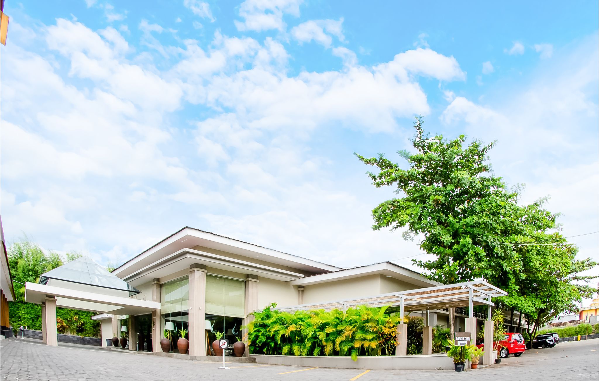 gedung-tasneem-hotel